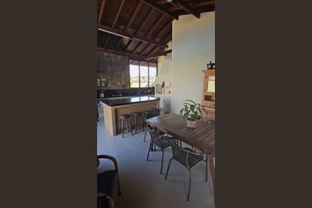 Casa de condomínio à venda com 265m², 3 quartos e 4 vagas