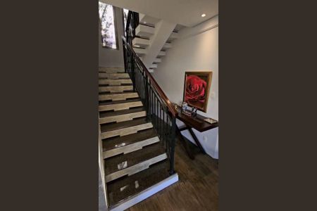 Casa de condomínio à venda com 265m², 3 quartos e 4 vagas