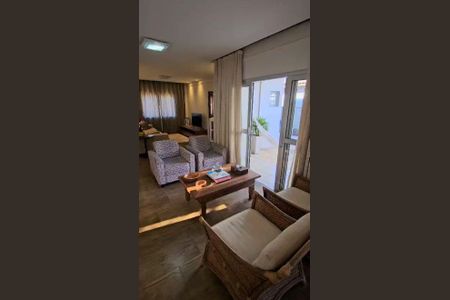 Casa de condomínio à venda com 265m², 3 quartos e 4 vagas
