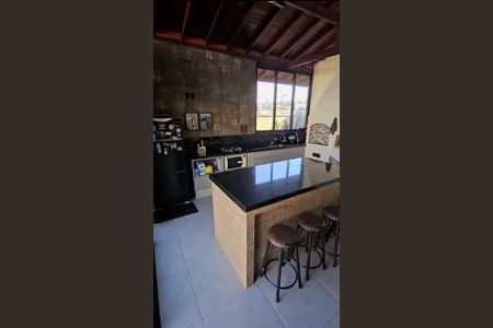 Casa de condomínio à venda com 265m², 3 quartos e 4 vagas