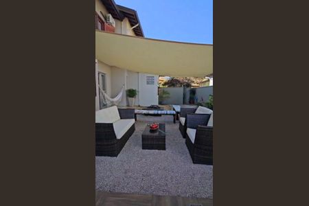 Casa de condomínio à venda com 265m², 3 quartos e 4 vagas