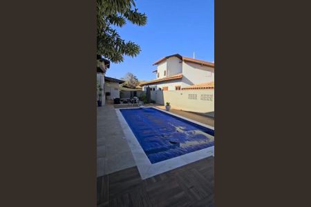 Casa de condomínio à venda com 265m², 3 quartos e 4 vagas
