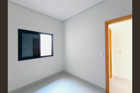 Casa de condomínio à venda com 140m², 3 quartos e 4 vagas