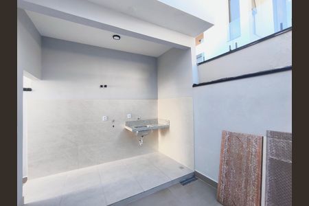 Casa de condomínio à venda com 140m², 3 quartos e 4 vagas