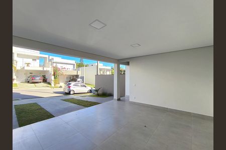 Casa de condomínio à venda com 140m², 3 quartos e 4 vagas