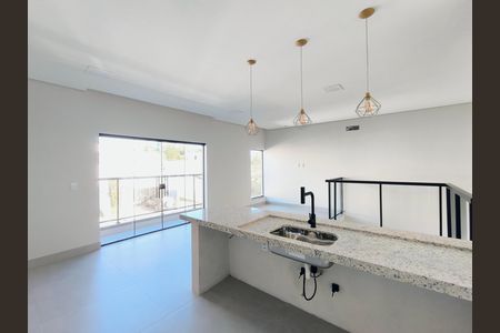 Sala de casa de condomínio à venda com 3 quartos, 140m² em Currupira- Loteamento Reserva da Mata, Jundiaí