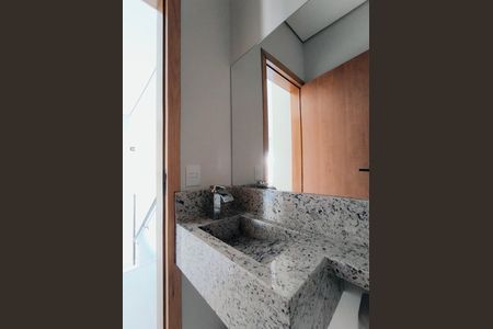 Casa de condomínio à venda com 140m², 3 quartos e 4 vagas
