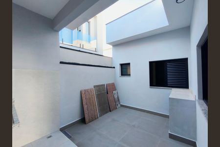 Casa de condomínio à venda com 140m², 3 quartos e 4 vagas
