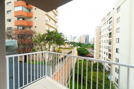 Sacada da Sala de apartamento para alugar com 2 quartos, 42m² em Vila Guarani (zona Sul), São Paulo