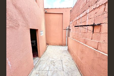 Casa à venda com 70m², 2 quartos e sem vaga Casa à venda com 70m², 2 quartos e sem vagaQuintal
