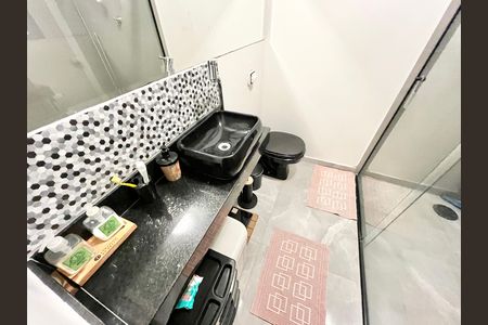 Casa à venda com 70m², 2 quartos e sem vaga Casa à venda com 70m², 2 quartos e sem vagaBanheiro