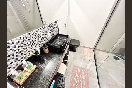 Casa à venda com 70m², 2 quartos e sem vaga Casa à venda com 70m², 2 quartos e sem vagaBanheiro