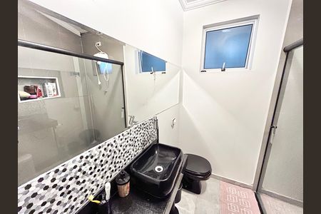 Casa à venda com 70m², 2 quartos e sem vaga Casa à venda com 70m², 2 quartos e sem vagaBanheiro