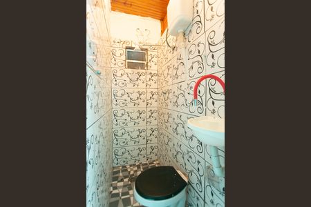 Casa para alugar com 55m², 2 quartos e sem vaga Casa para alugar com 55m², 2 quartos e sem vagaBanheiro social