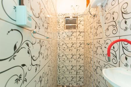 Casa para alugar com 55m², 2 quartos e sem vaga Casa para alugar com 55m², 2 quartos e sem vagaBanheiro social