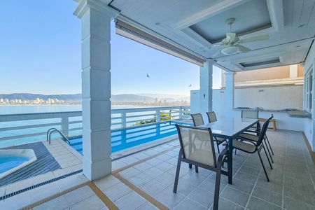 Casa para alugar com 290m², 4 quartos e 3 vagas