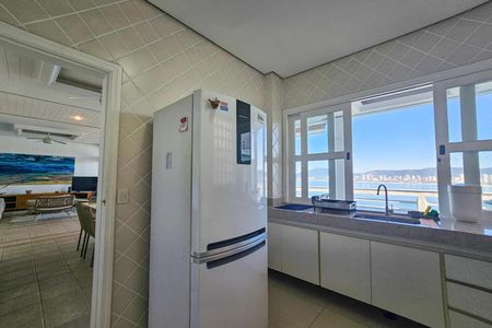 Casa para alugar com 290m², 4 quartos e 3 vagas