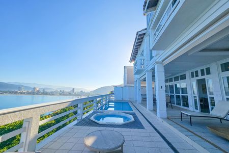 Casa para alugar com 290m², 4 quartos e 3 vagas
