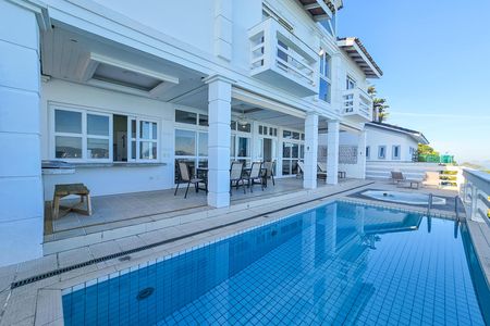 Casa para alugar com 290m², 4 quartos e 3 vagas