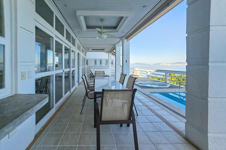 Casa para alugar com 290m², 4 quartos e 3 vagas