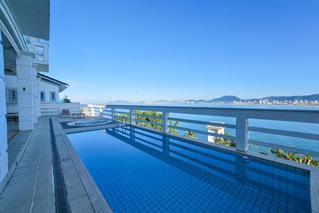 Casa para alugar com 290m², 4 quartos e 3 vagas