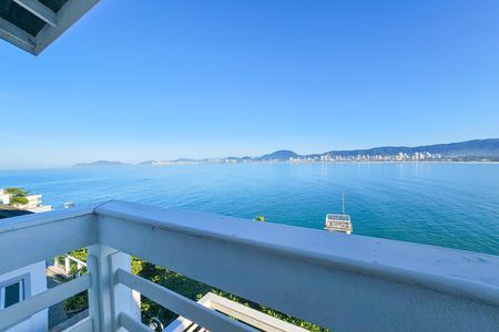 Casa para alugar com 290m², 4 quartos e 3 vagas