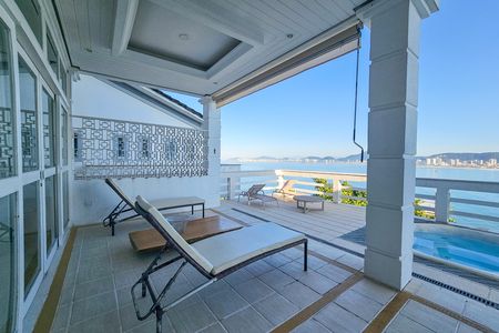 Casa para alugar com 290m², 4 quartos e 3 vagas