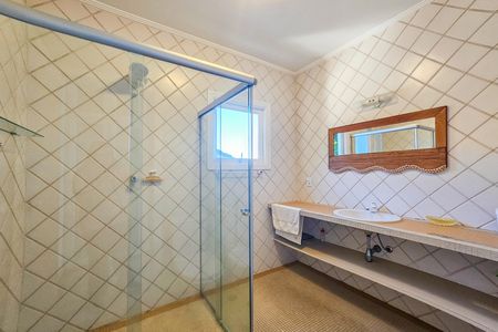 Casa para alugar com 290m², 4 quartos e 3 vagas