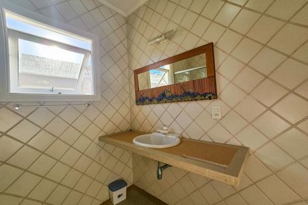 Casa para alugar com 290m², 4 quartos e 3 vagas
