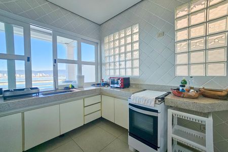 Casa para alugar com 290m², 4 quartos e 3 vagas