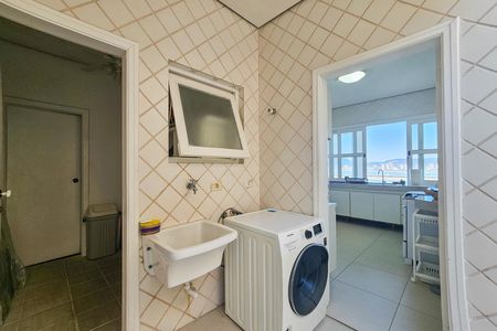 Casa para alugar com 290m², 4 quartos e 3 vagas