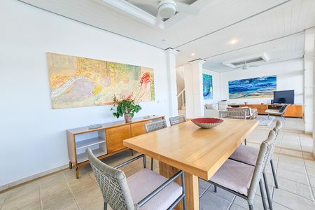 Casa para alugar com 290m², 4 quartos e 3 vagas