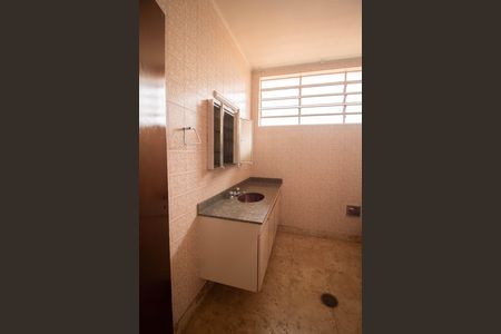 Casa para alugar com 285m², 3 quartos e 4 vagas Casa para alugar com 285m², 3 quartos e 4 vagasBANHEIRO