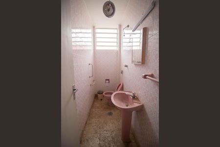 Casa para alugar com 285m², 3 quartos e 4 vagas Casa para alugar com 285m², 3 quartos e 4 vagasLAVABO