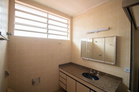 Casa para alugar com 285m², 3 quartos e 4 vagas Casa para alugar com 285m², 3 quartos e 4 vagasBANHEIRO DA SUÍTE
