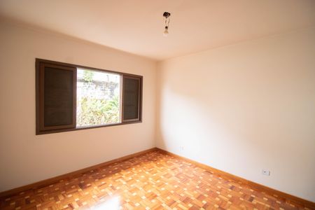 Casa para alugar com 285m², 3 quartos e 4 vagas Casa para alugar com 285m², 3 quartos e 4 vagasQUARTO 2