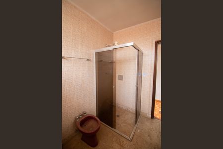 Casa para alugar com 285m², 3 quartos e 4 vagas Casa para alugar com 285m², 3 quartos e 4 vagasBANHEIRO