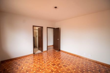 Casa para alugar com 285m², 3 quartos e 4 vagas Casa para alugar com 285m², 3 quartos e 4 vagasSUÍTE
