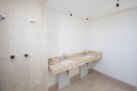 Apartamento à venda com 165m², 3 quartos e 2 vagas Apartamento à venda com 165m², 3 quartos e 2 vagasBanheiro da Suíte