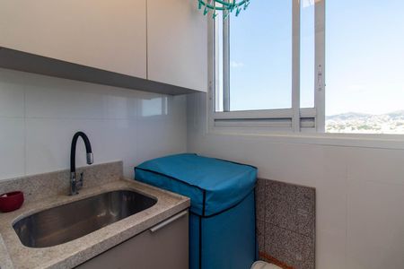 Apartamento à venda com 67m², 2 quartos e 1 vaga Apartamento à venda com 67m², 2 quartos e 1 vagaCozinha e Área de Serviço