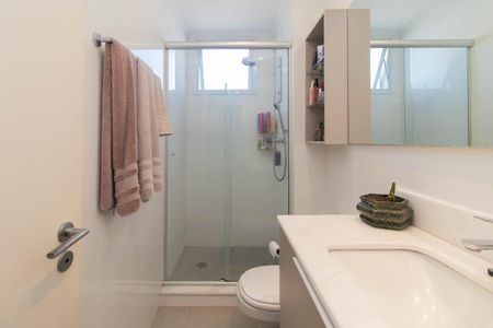 Apartamento à venda com 67m², 2 quartos e 1 vaga Apartamento à venda com 67m², 2 quartos e 1 vagaBanheiro