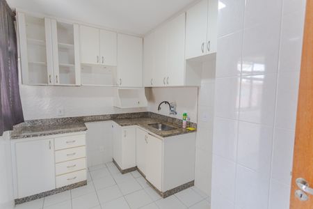 Apartamento para alugar com 58m², 2 quartos e 3 vagas Apartamento para alugar com 58m², 2 quartos e 3 vagasCozinha
