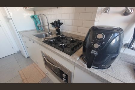 Cozinha de apartamento à venda com 2 quartos, 35m² em Vila Tolstoi, São Paulo