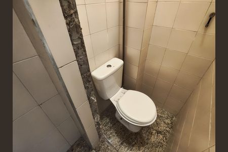 Apartamento à venda com 60m², 2 quartos e sem vaga Apartamento à venda com 60m², 2 quartos e sem vagaBanheiro de serviço