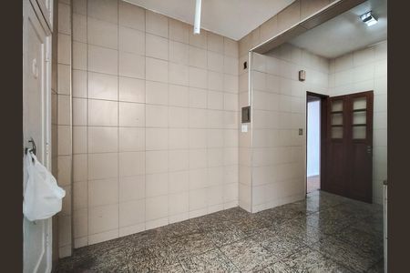 Cozinha e Área de serviço de apartamento à venda com 2 quartos, 60m² em Tijuca, Rio de Janeiro