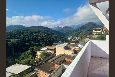 Vista de apartamento para alugar com 3 quartos, 70m² em Carangola, Petrópolis