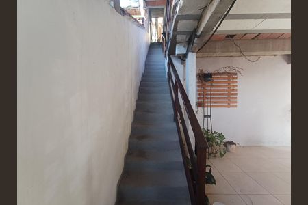 Apartamento para alugar com 70m², 3 quartos e 1 vaga Apartamento para alugar com 70m², 3 quartos e 1 vagaEscada de acesso