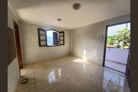 Apartamento para alugar com 3 quartos, 70m² em Carangola, Petrópolis