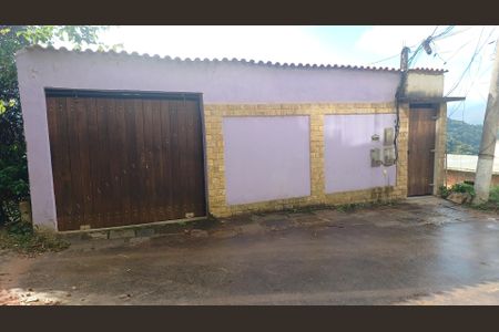 Fachada de apartamento para alugar com 3 quartos, 70m² em Carangola, Petrópolis