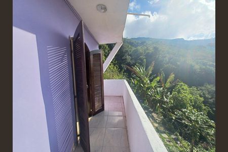Varanda Quarto 1 de apartamento para alugar com 3 quartos, 70m² em Carangola, Petrópolis
